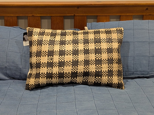 Rectangular woven cushion