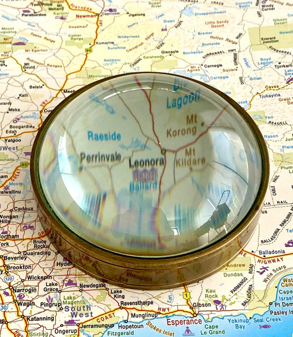 Magnifying glass/ Paper weight