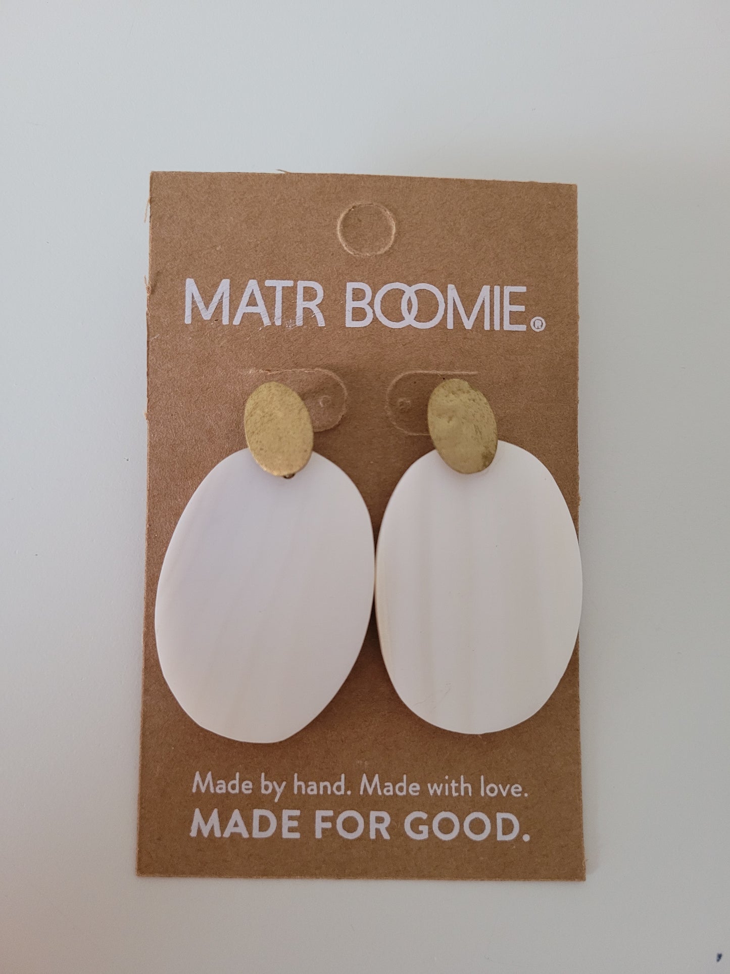 Dhavala Earrings - Pearl Stud