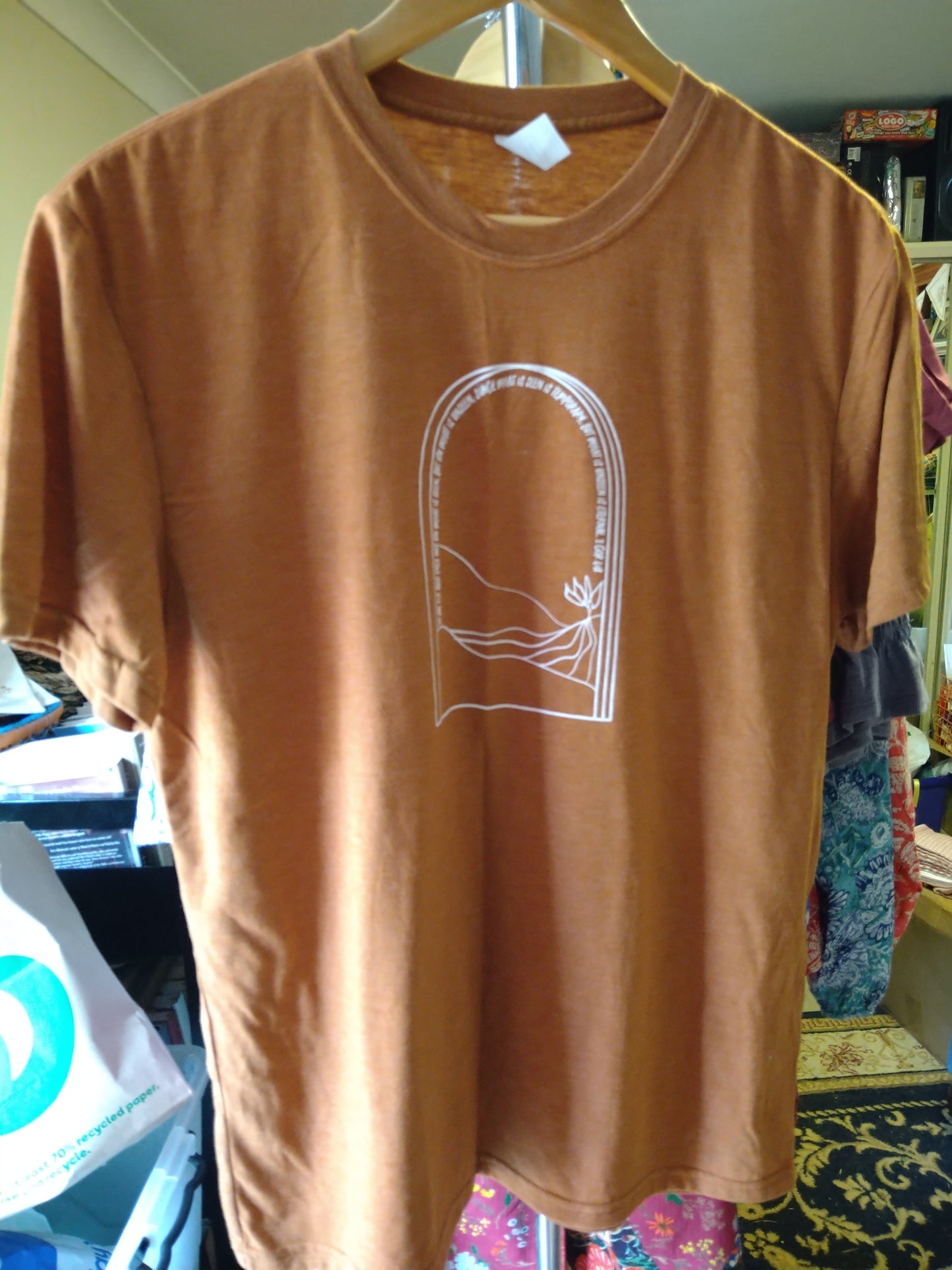 Eternal unisex tee rust small